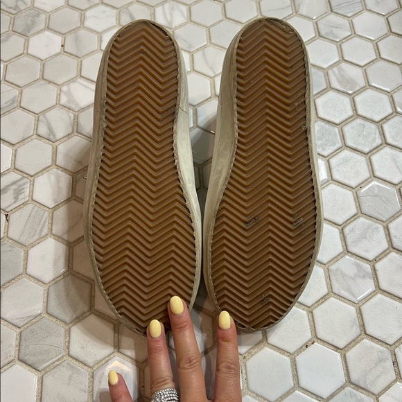 EUC Golden Goose SuperStars size 37 - Picture 7 of 8